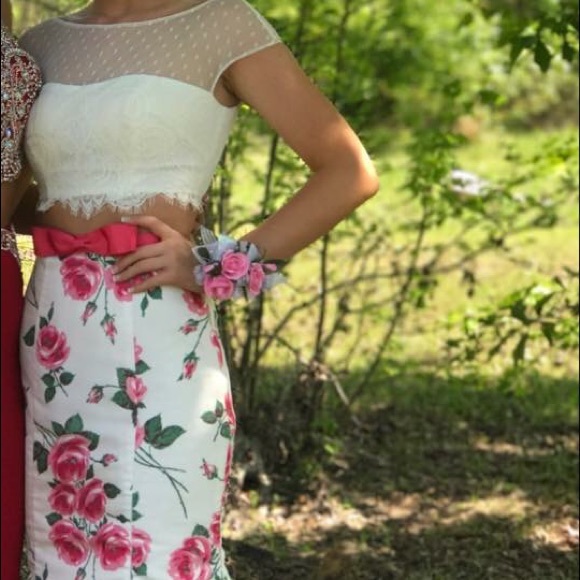 SOLD Sherri Hill size 0 - Picture 3 of 6